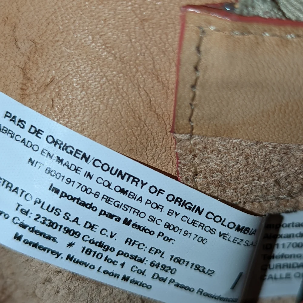Tannino Cuero leather bag with owl details. Made in Colombia.